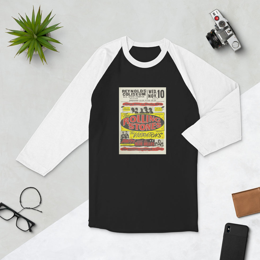 3/4 sleeve raglan shirt